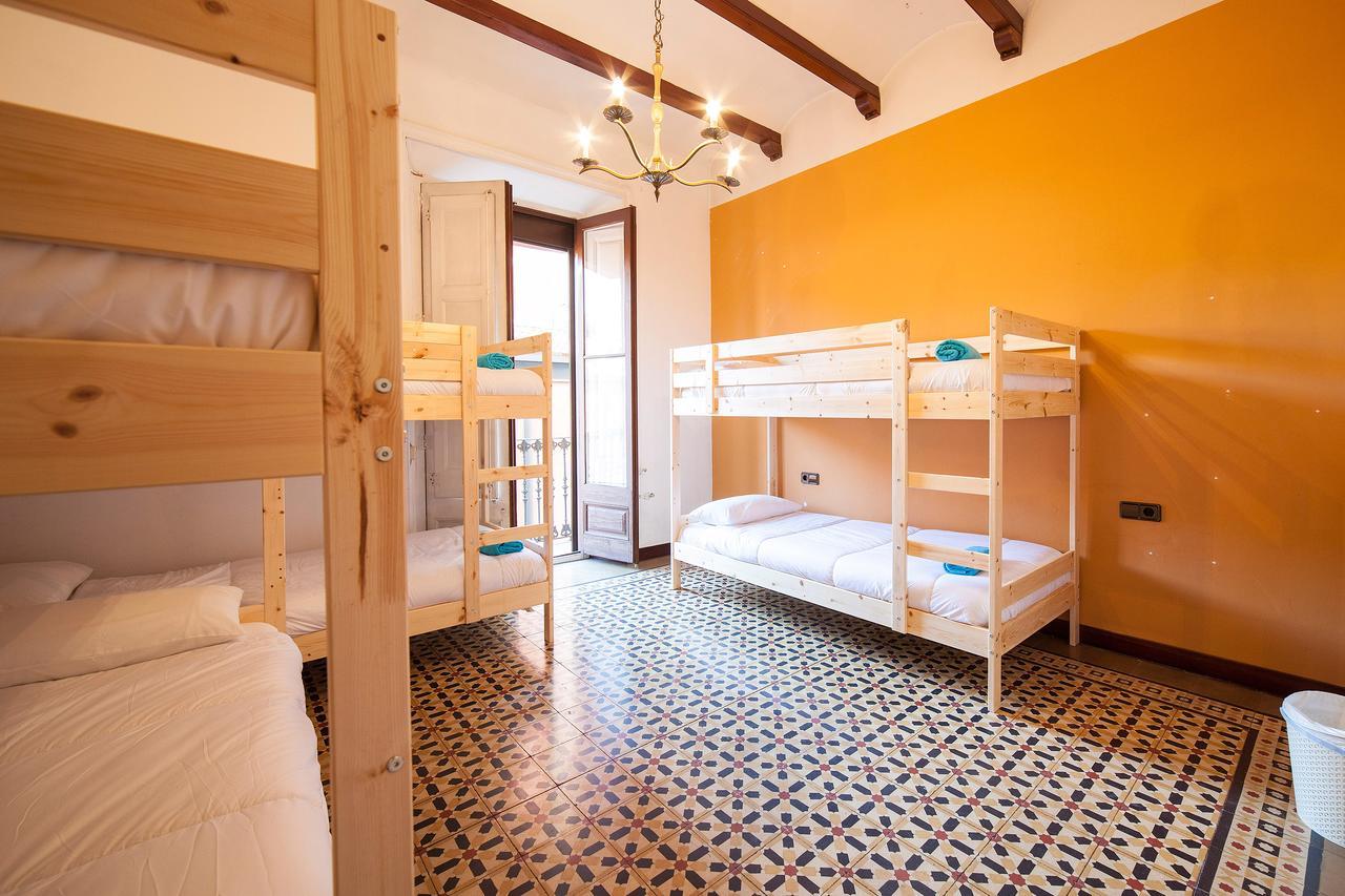 Bed In Girona Acomodação com café da manhã Exterior foto