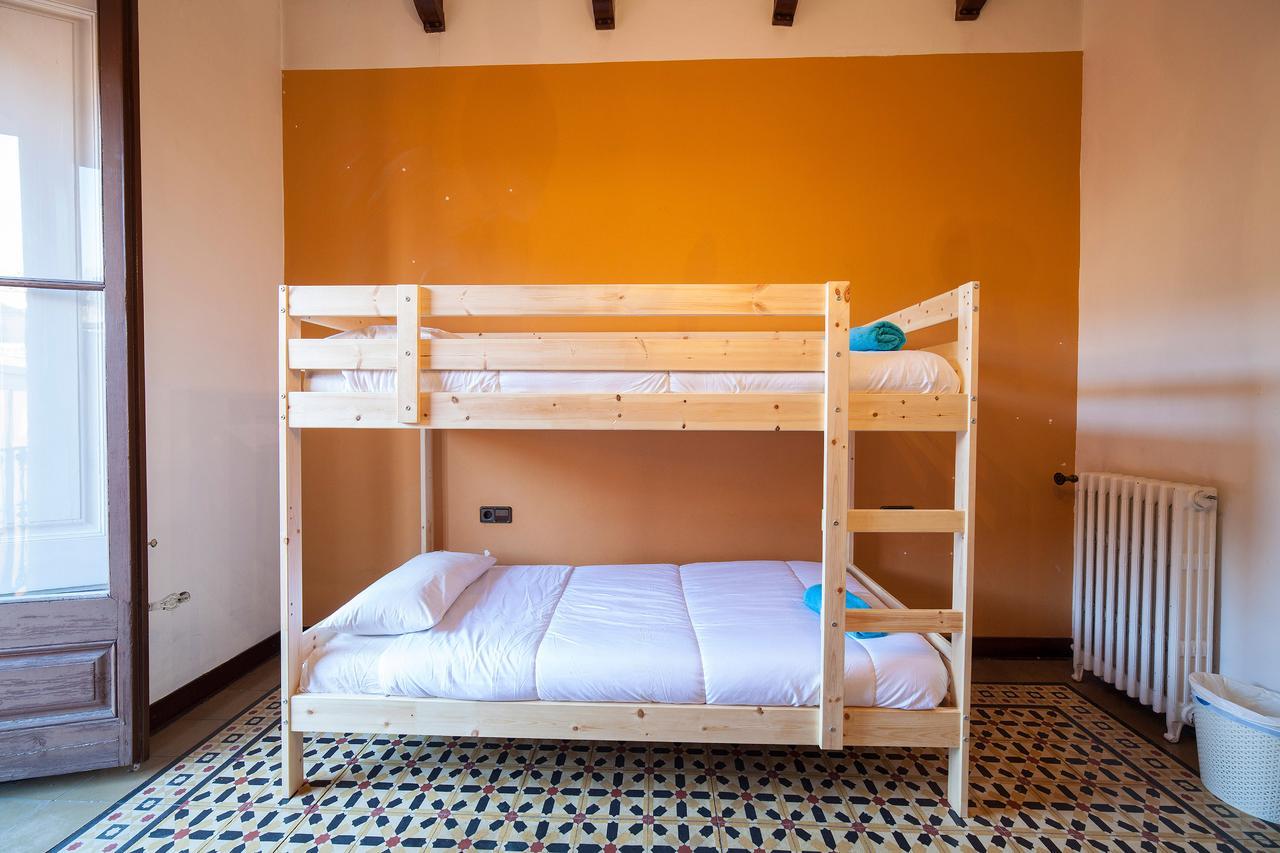 Bed In Girona Acomodação com café da manhã Exterior foto