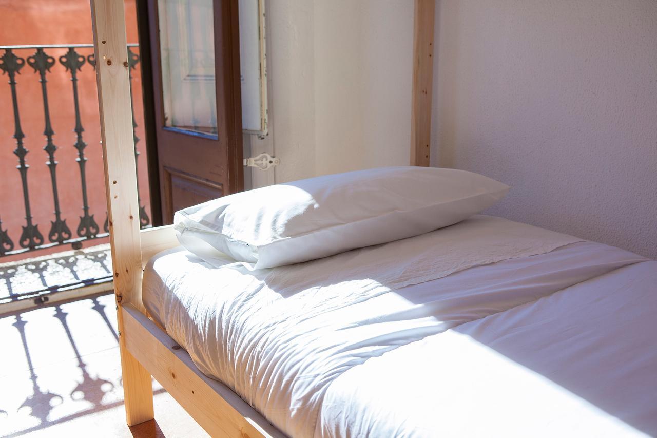 Bed In Girona Acomodação com café da manhã Exterior foto
