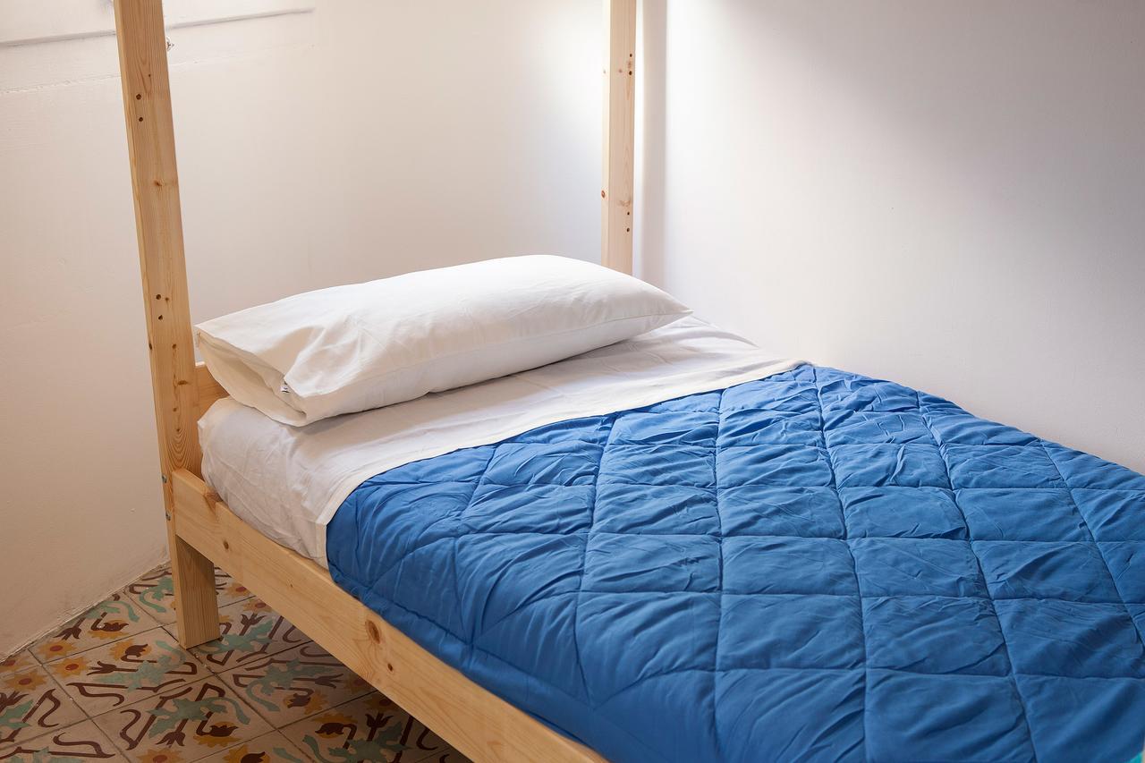 Bed In Girona Acomodação com café da manhã Exterior foto