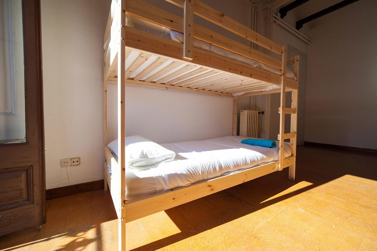Bed In Girona Acomodação com café da manhã Exterior foto