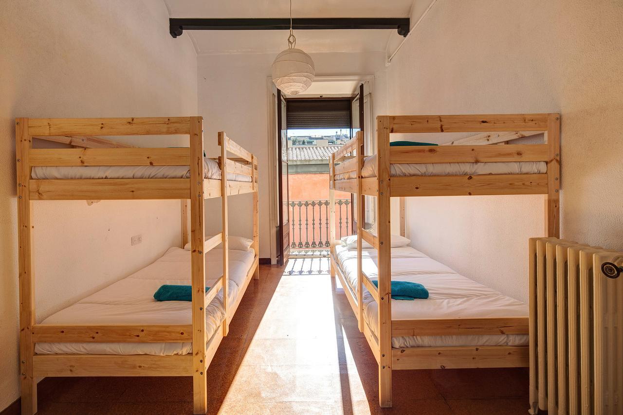 Bed In Girona Acomodação com café da manhã Exterior foto