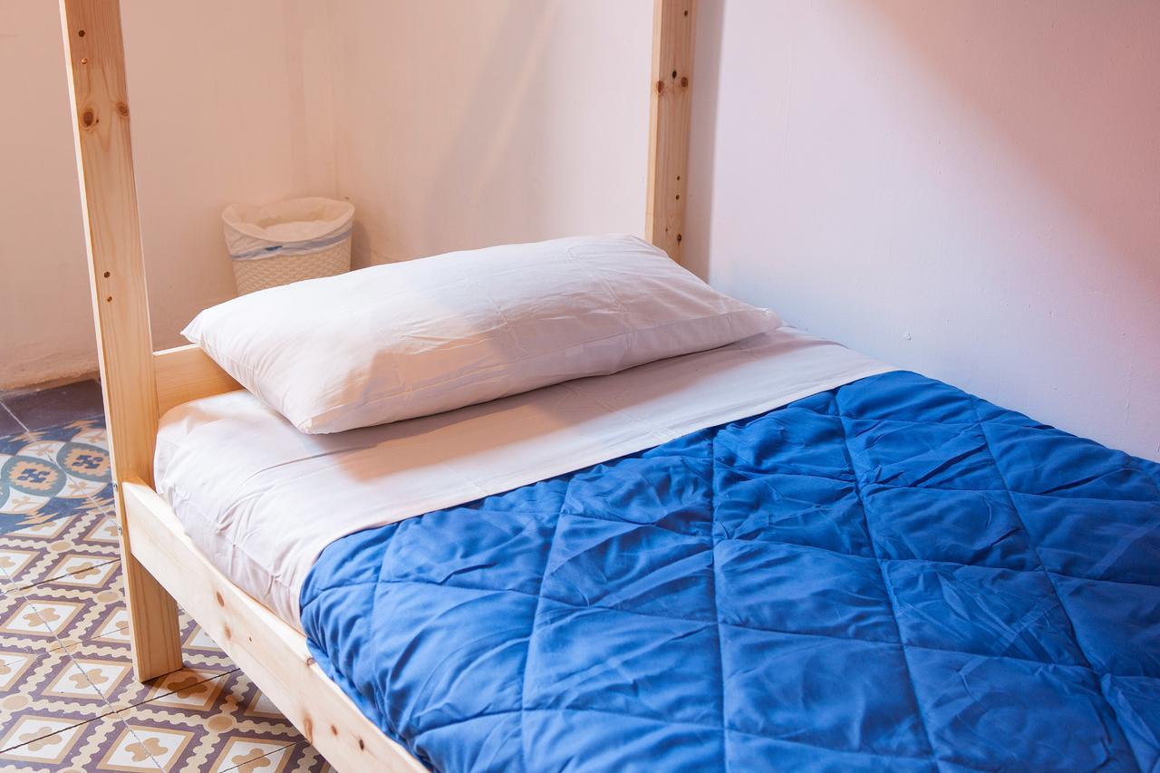 Bed In Girona Acomodação com café da manhã Exterior foto