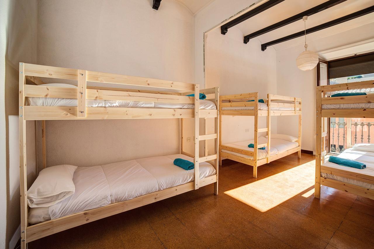 Bed In Girona Acomodação com café da manhã Exterior foto